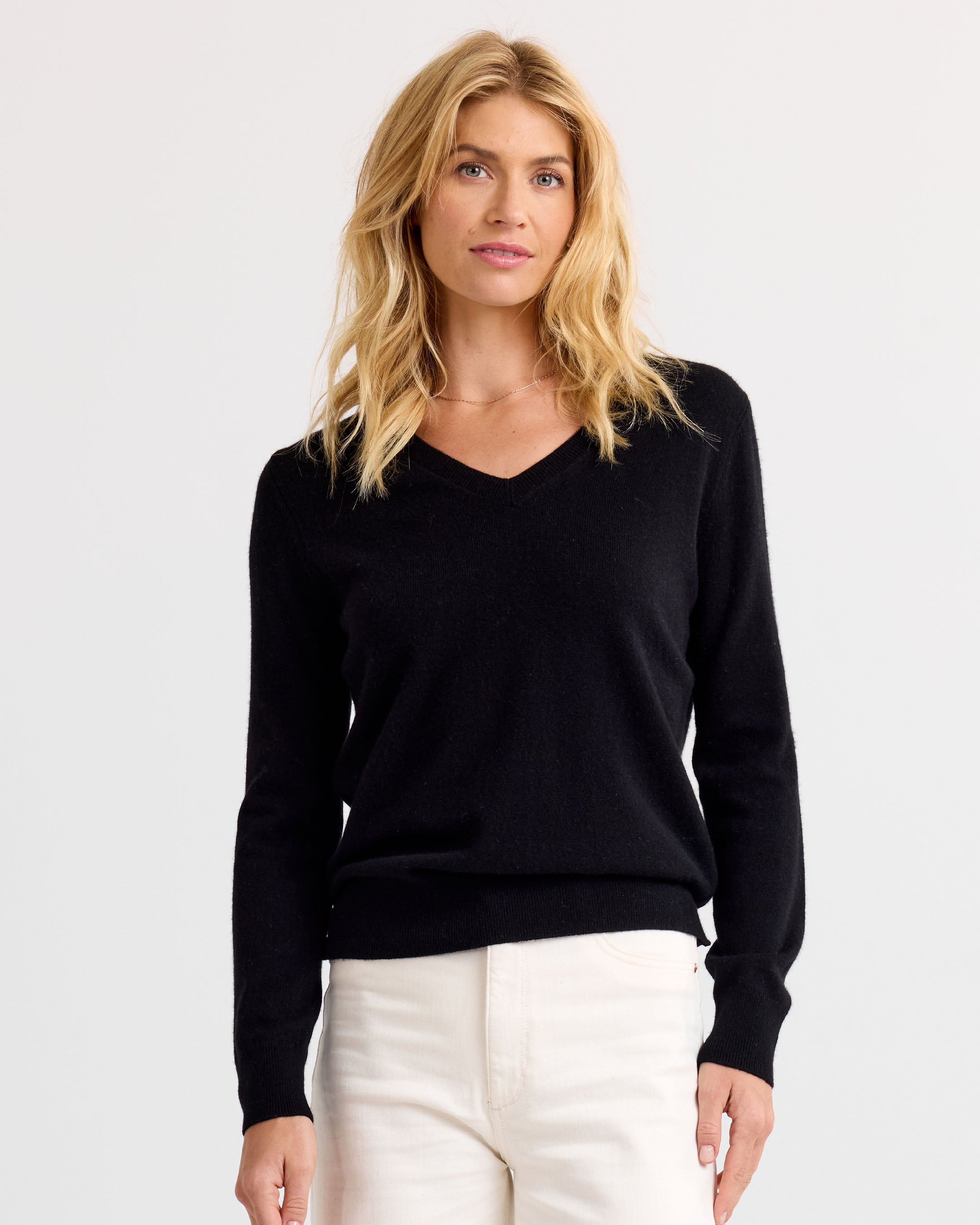 Essential Cashmere V-Neck