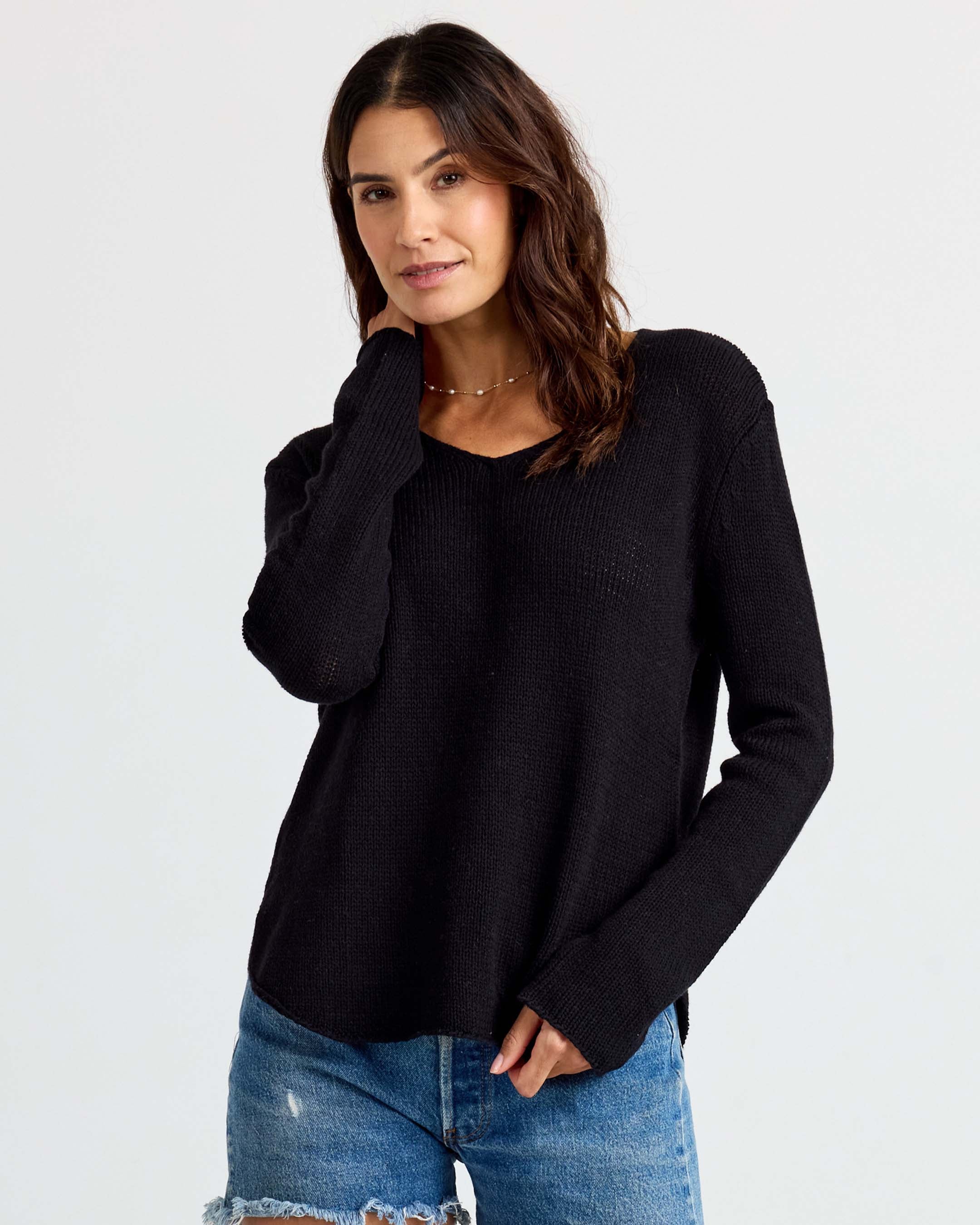 Round Edge V-Neck
