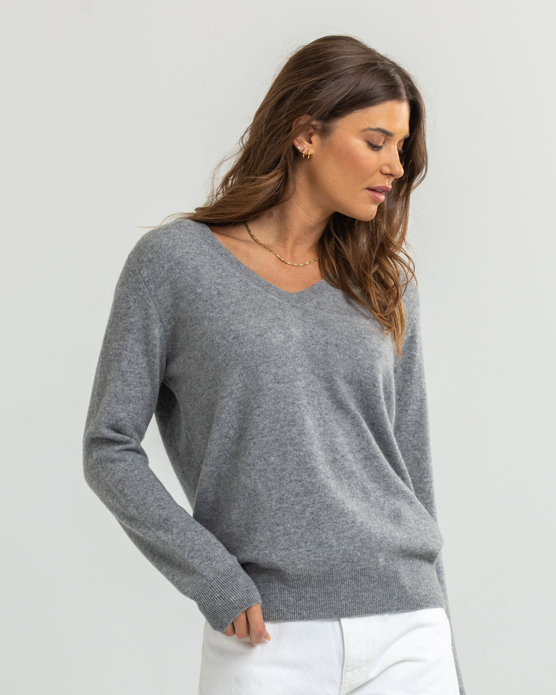 Essential Cashmere V-Neck